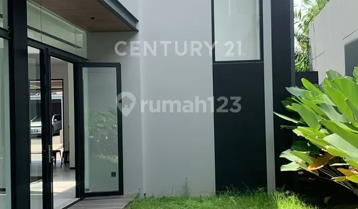 Beautiful Elegant and Modern House in Kota Baru Parahyangan