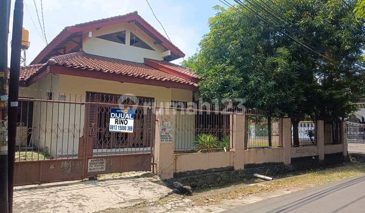 Just 10 Minutes to Citraland Mall! Strategic Hook House, Land Area Included, Negotiable, North Tanjung Duren Street, West Jakarta