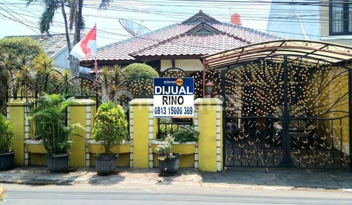 Lokasi Emas! Harga Masih Nego! Rumah 1,5 Lantai Siap Huni Lebar 11 Meter Tepi Jalan Masjid Al Anwar Kebon Jeruk Jakarta Barat