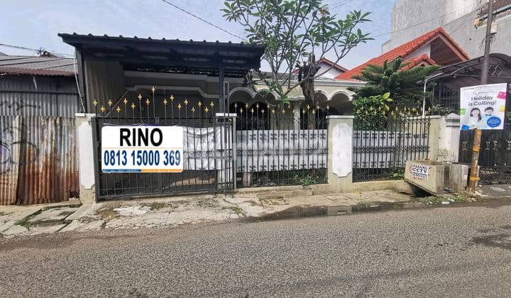 Lokasi Emas! Harga Masih bisa Nego! Rumah 2 Lantai Terawat Lebar 8 Meter Strategis Tepi Jalan Salam Dekat Kampus Binus Anggrek Kebon Jeruk Jakarta Barat