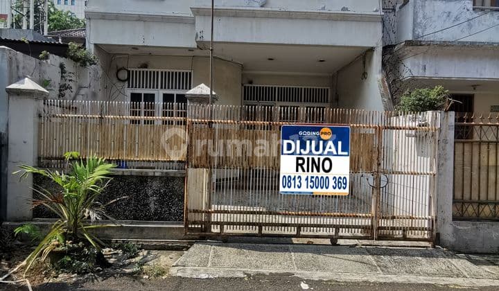 Rumah Strategis 2,5 Lantai - Dekat Mall Taman Anggrek & Central Park Jakarta