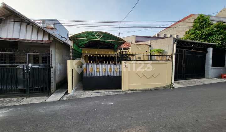 Lokasi Emas! Harga Masih Nego! Rumah Butuh Renov 1 Lantai Lebar 8 Meter Strategis Jalan Soleh Kebon Jeruk Jakarta Barat