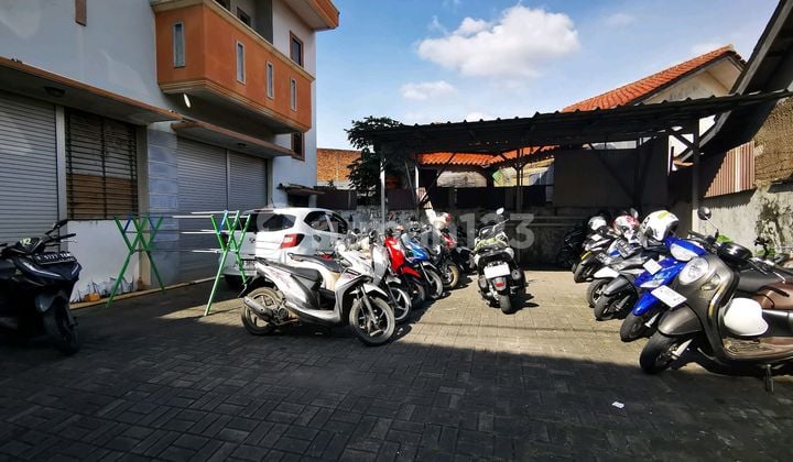Rumah 2Lt Parkir Luas Cocok untuk Hunian dan Kost Palmerah Jakarta Barat