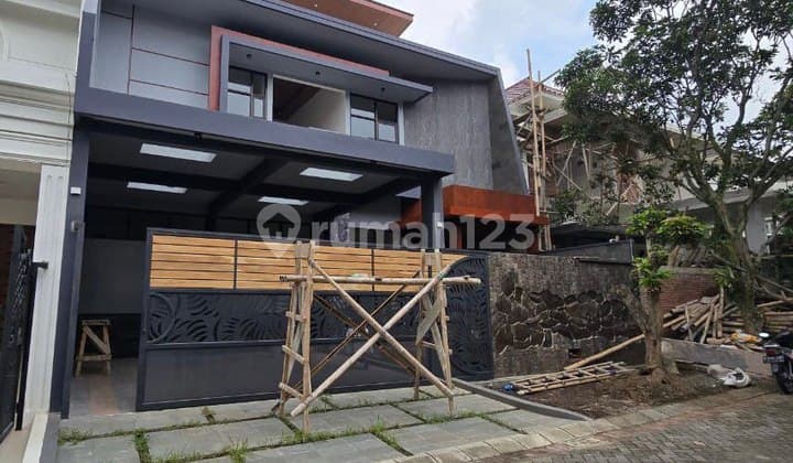 DIJUAL RUMAH BARU GRESS DI ARAYA GOLF SIAP HUNI