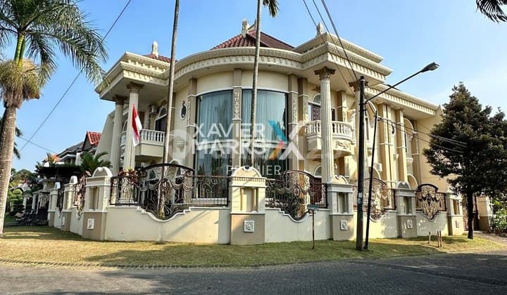 Rumah Klasik Romawi Dijual di Araya Malang