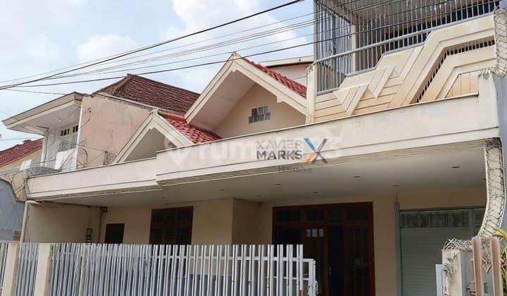 For Sale 3-Story House in Bunga Bunga Area, Lowokwaru, Malang