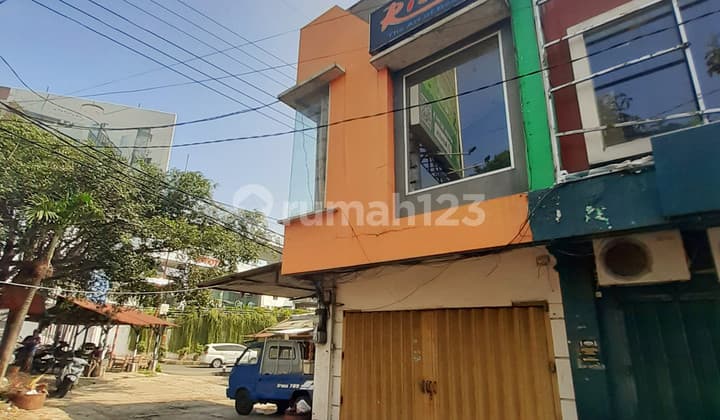 Dijual Ruko dengan Interior dan Peralatan Salon di Sukarno Hatta Malang