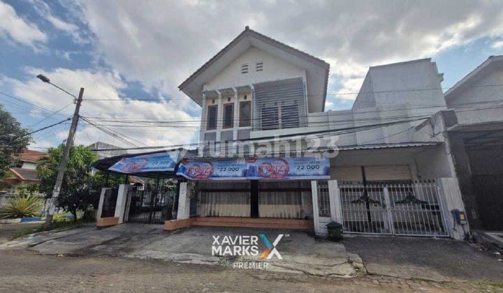 Dijual Rumah Usaha Posisi Hook Terawat di Araya Blimbing Malang