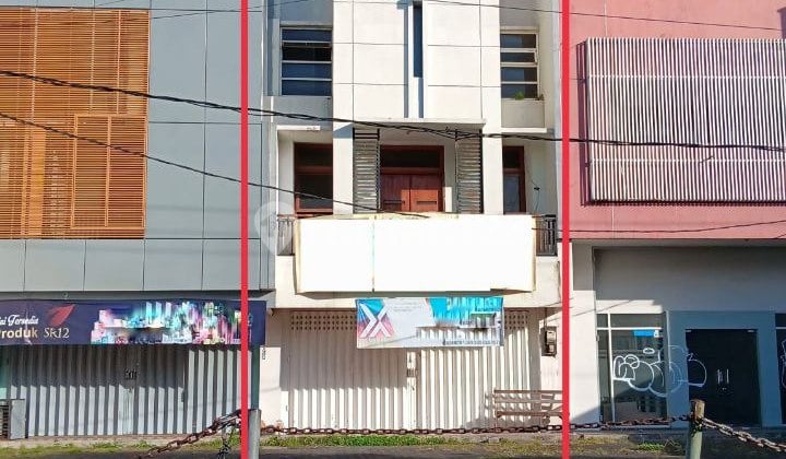 Dijual Rumah Usaha atau Ruko di Poros Jalan Ayani siap pakai dengan Parkiran luas.