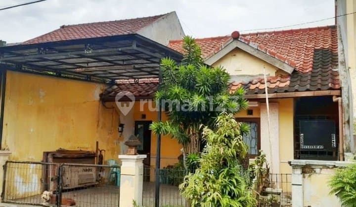 For Sale House in Front Block Araya Malang