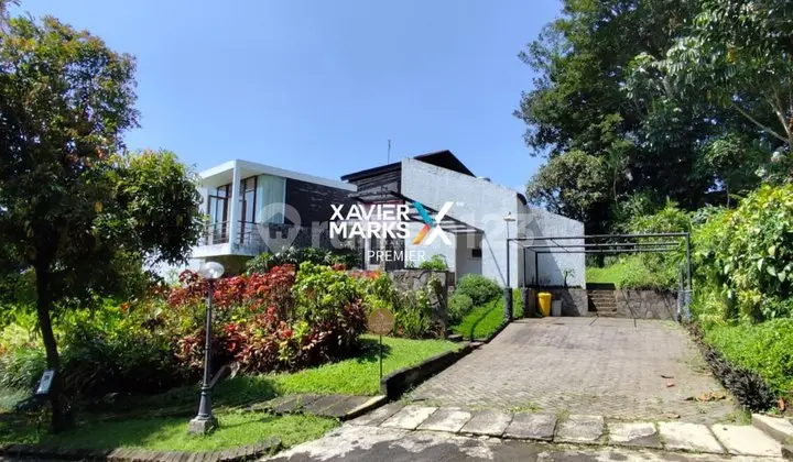 Villa Luas 2.5 Floors, Strategically Located in Klub Bunga Batu
