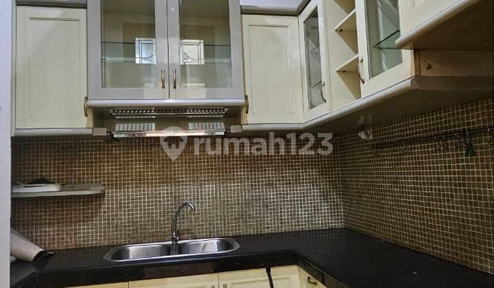 Rumah Klasik Old Money Vibes 2 Lantai di Istana Dieng, Malang