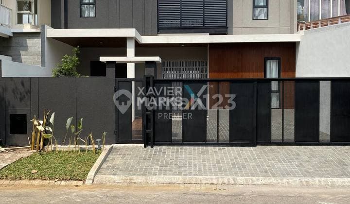 Rumah Desain Modern Tropis di Cluster Golf, Kota Araya Malang