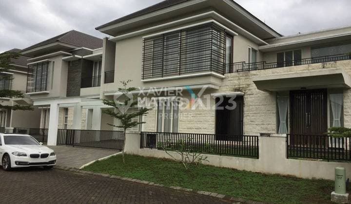 Rumah Mewah di Boulevard Cluster Greenwood Golf Kota Araya Malang