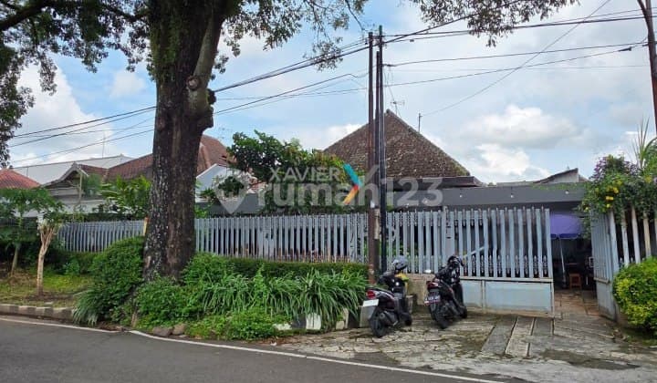 DIJUAL RUMAH KLASIK DI JALAN GUNUNG-GUNUNG MALANG