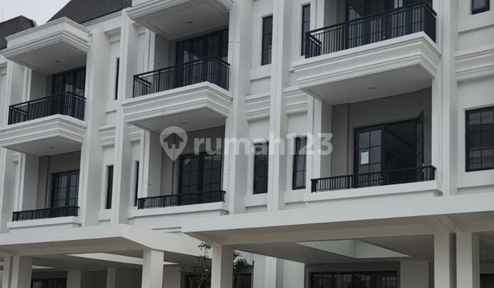 Beautiful 3-Story House in Winona Cluster
Alam Sutera
Type Alder