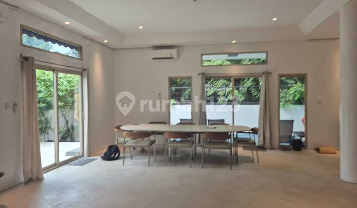 Rumah Mewah, Strategis, di Scbd Jakarta Selatan(Dit)