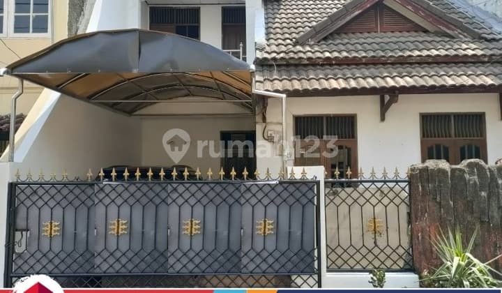 Sell a House in East Jakarta, Kayu Putih Area, Quiet Location and Easy Access