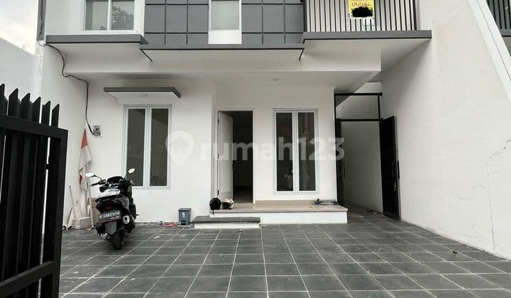 Rumah Baru Dengan Tanah Luas Dan Lingkungan Aman Nyaman Di Jatiwaringin..
