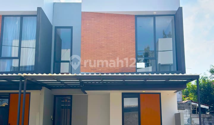 Rumah Baru Dalam Komplek Di Bintaro Strategis