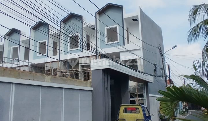 Rumah Baru 3 Lantai Cash dan KPR di Kemayoran Jakarta Pusat