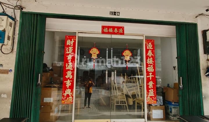 Ruko 4 Lantai Area Pertokoan Roxy Mas, Lokasi Strategis