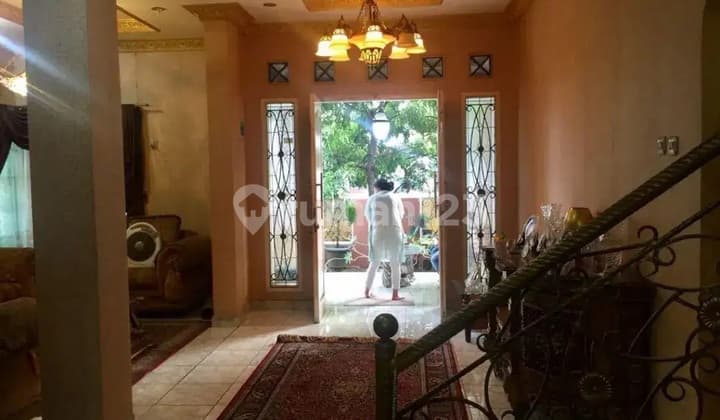 Rumah Cipinang Indah I Lt 197 M2, Hook, Strategis Siap Huni