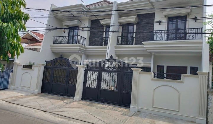 Rumah Wijaya Kusuma Duren Sawit, 2 Lantai, LT 175 M2, Lux Baru