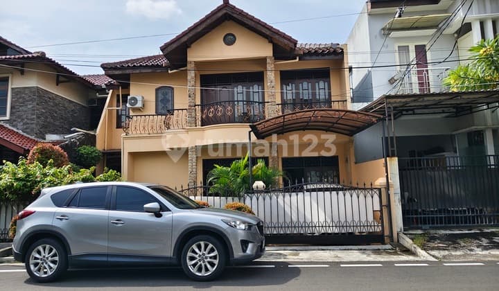 Rumah Duren Sawit Kimia Farma : 2 Lantai, LT 176 m2, Tdk Banjir, Jalan 3 Mobil