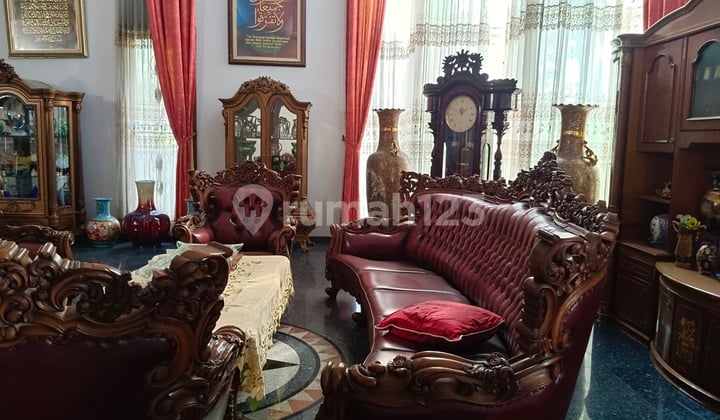 Rumah Rawamangun Taman Berdikari Sentosa: 3 Lantai, LT 557 M2, Lux