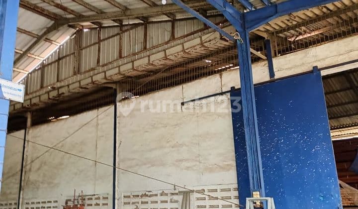 Di Gudang Siap Pakai