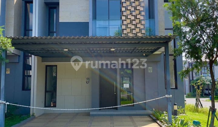 Ready-to-Live Corner House in Cluster Aure Mozia, BSD.