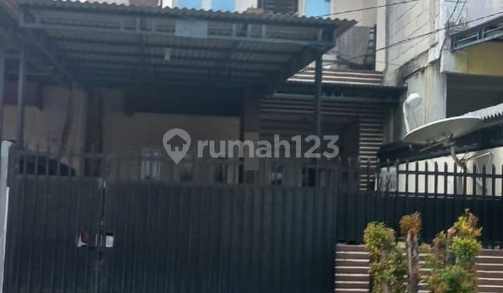 Rumah Dekat Stasiun Krl Shm Di Cluster Mahoni Taman Royal 1