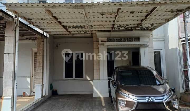 Rumah Full Furnished di Jalan Boulevard Pinewood Banjar Wijaya
