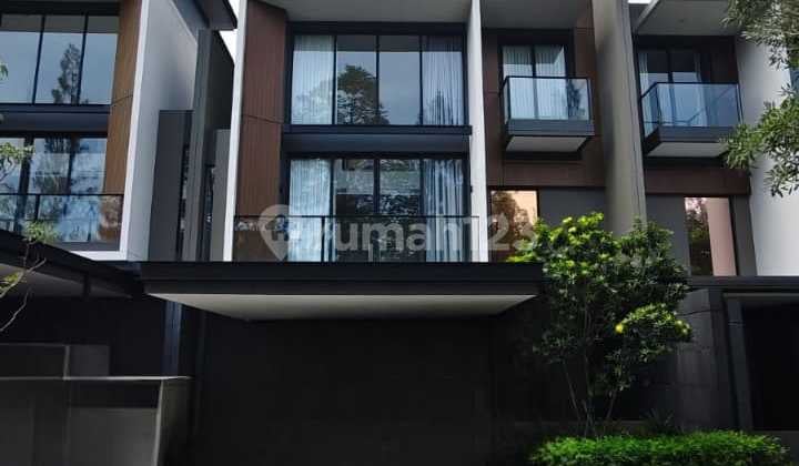 Luxurious 3-Story House In Laurel Cluster Navapark Bsd