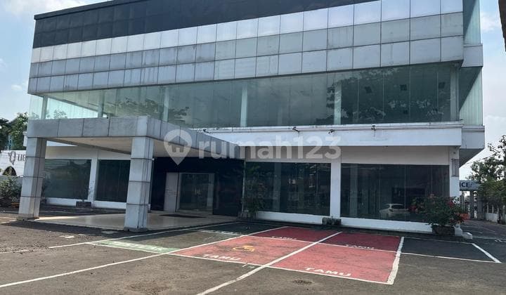 Ex Showroom Mobil Siap Pakai di Cimone Tangerang
