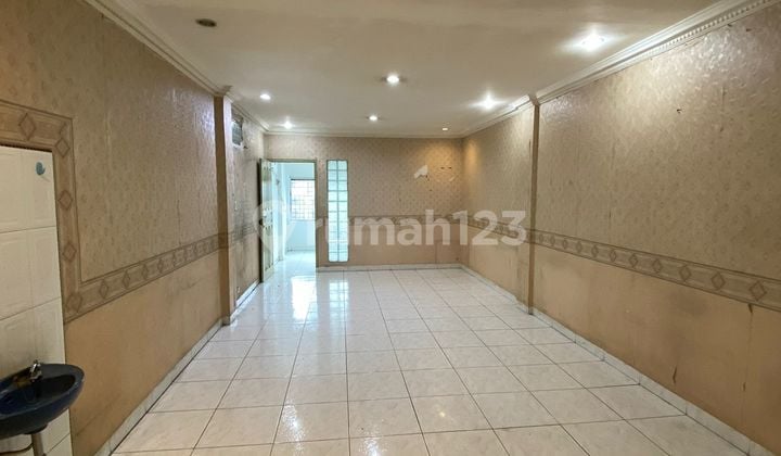 Disewakan dan Dijual Ruko 2 Lantai, Luas Bangunan 176 M², Letak Super Strategis di Boulevard Jalan Taman Galaxycocok untuk Fnb, Fashion And Beauty atau Jenis Usaha Lainnya.