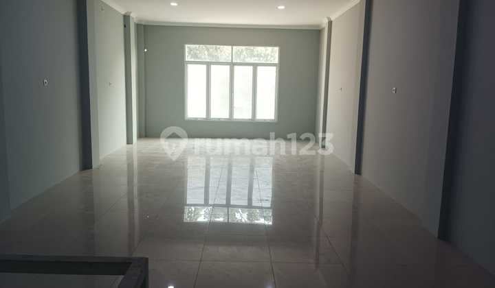 Disewakan Ruko Gandeng 2 Lantai Space Parkir Luas di Ciracas, Jakarta Timur