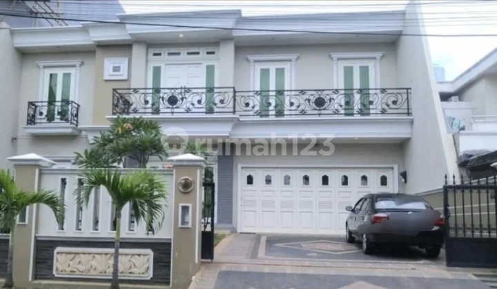 Di Jual Rumah di Pulomas 2Lt 4Kt Luas 420M2jakarta Timur.