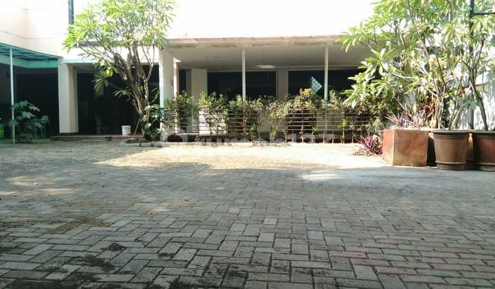 Quick Sale 2-Story Ex-Restaurant Building Strategically Located on Cibubur Raya, Depok.