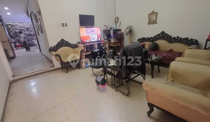 Rumah Hitung Tanah Luas 285M2 Kompleks Perhubungan Jakarta.