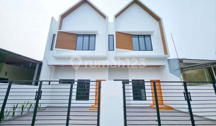 Di Jual Rumah Modern Minimalis 2Lt 3Kt Harapan Indah Bekasi