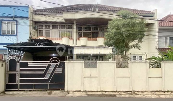 Rumah Strategis Besar Luas 333M2 di Bintaro Jakarta Selatan