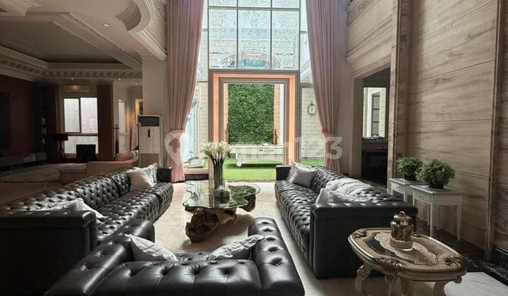 Rumah Mewah Klasik Eropa Kelapa Gading Jakarta Utara