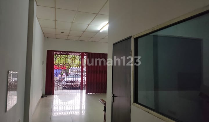 Ruko Mainroad di Mekar Utama, Mekar Wangi