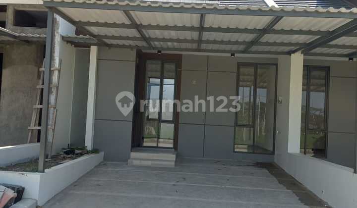 Rumah Baru Bagus Siap Huni di Taman Kopo Indah