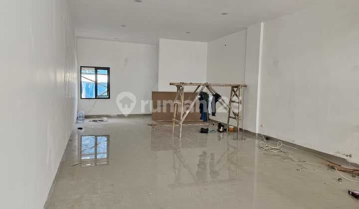 Ruang-usaha 4 Lantai Disewakan Per Lantai Di Mainroad Cihampelas