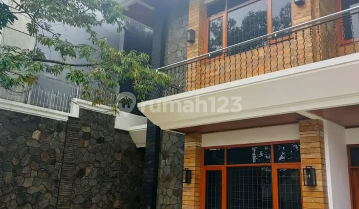 Rumah Mewah 2 Lantai Siap Huni Di Holis Regency