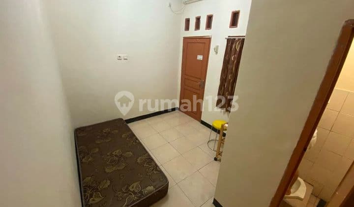 Quick Sale Fully Occupied 21-Room Boarding House only 230 m to UNJ Campus High ROI
