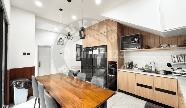 Income 1,08 M/Tahun Roi Tinggi 11-12% Kost Eksklusif 33 Kamar Full Terisi 2 Menit ke Binus & 5 Menit ke Perkantoran Slipi